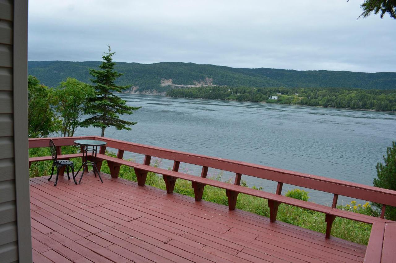 Mountain Vista Seaside Chalet Big Bras d'Or