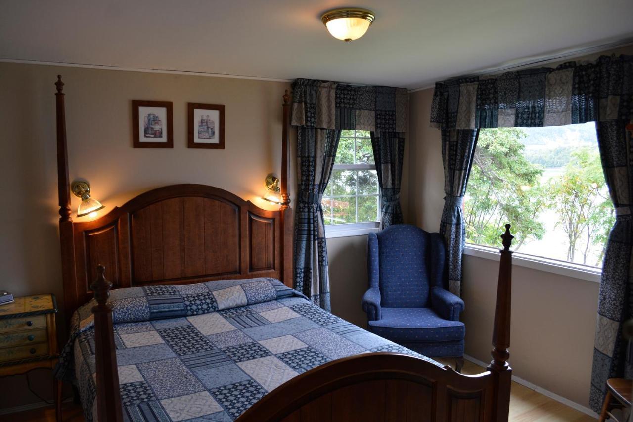 Mountain Vista Seaside Chalet Big Bras d'Or